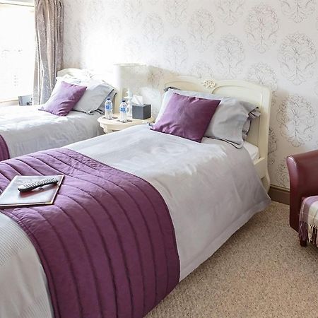 Отель Meadow View Wighton Экстерьер фото