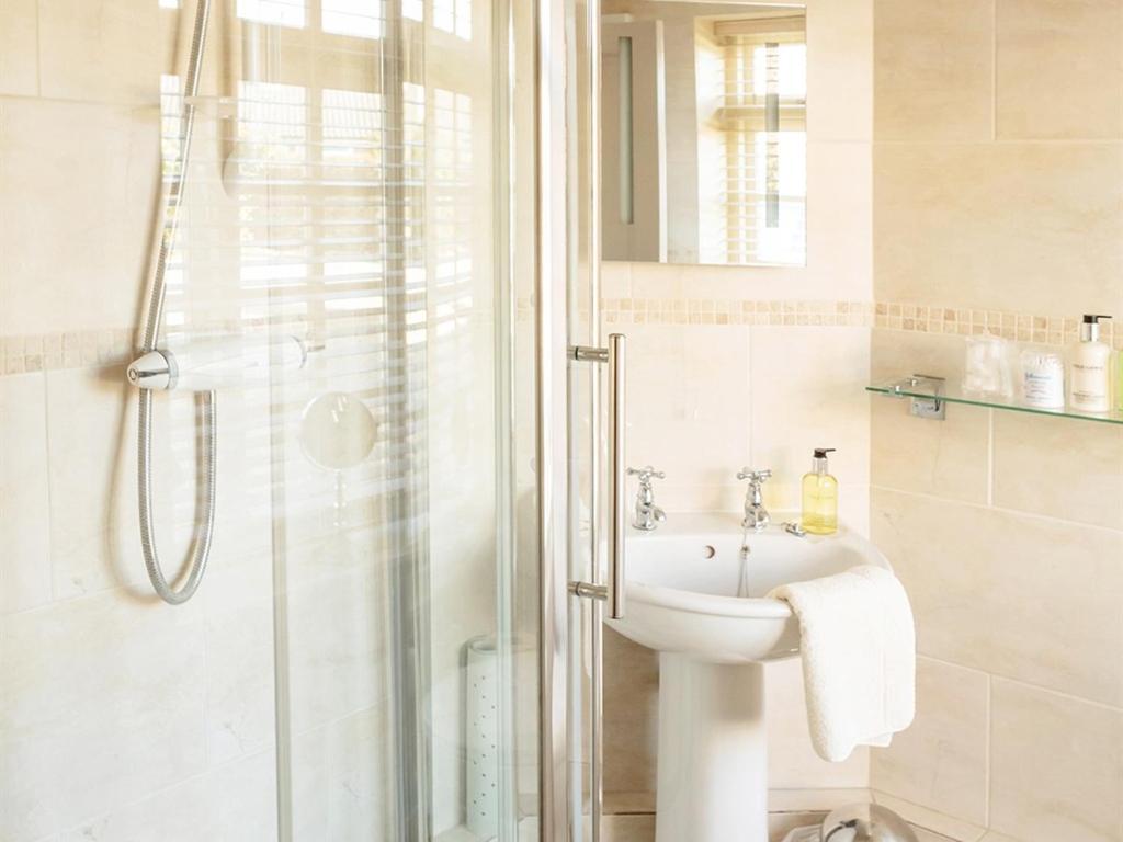 Отель Meadow View Wighton Экстерьер фото