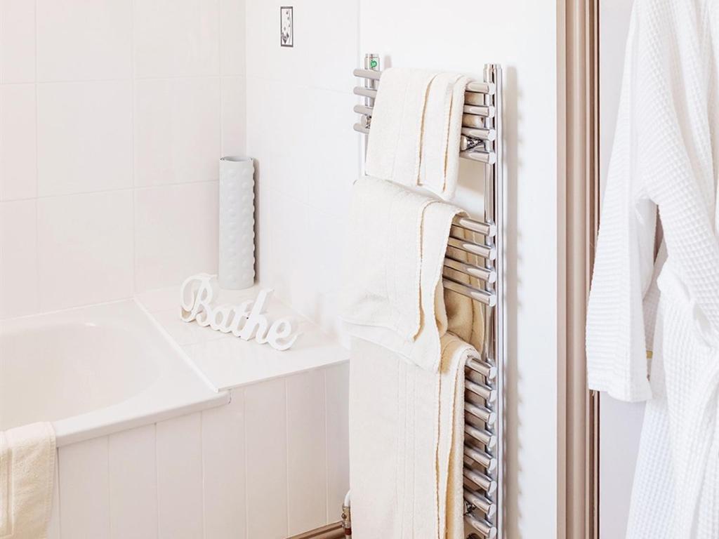 Отель Meadow View Wighton Экстерьер фото